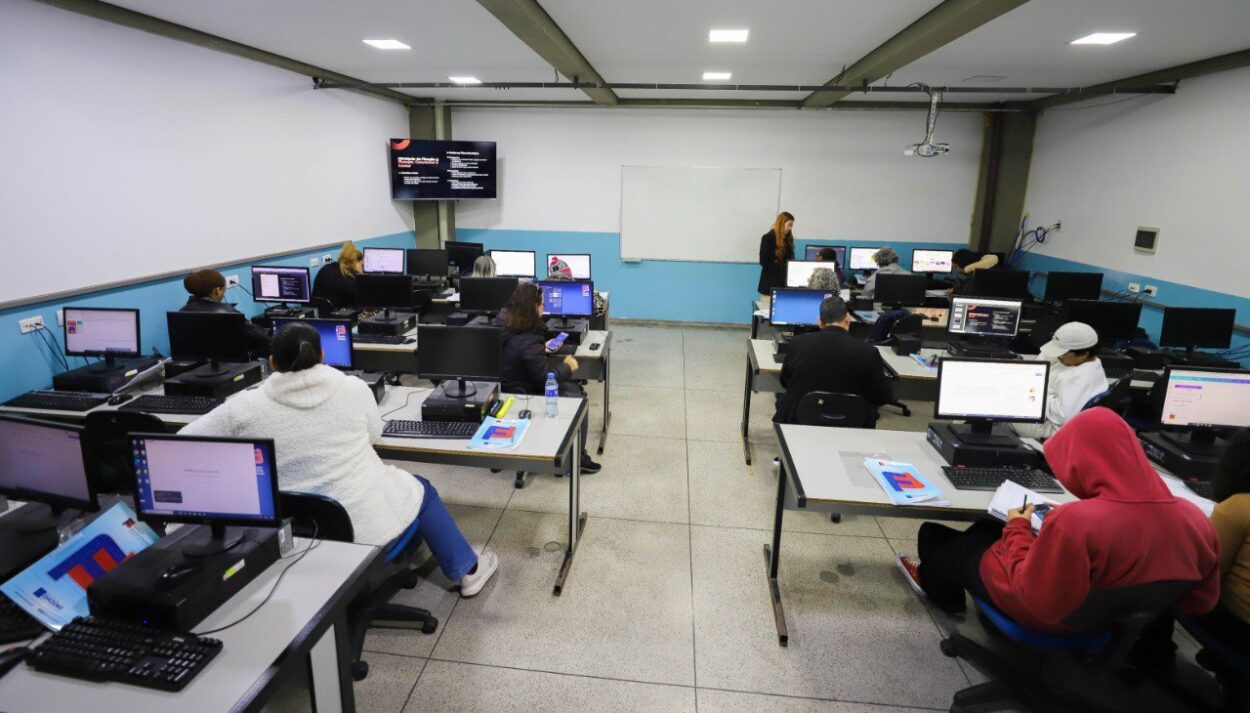 Florestan Fernandes vai abrir inscrição para cursos gratuitos de videogame, IA e Canva