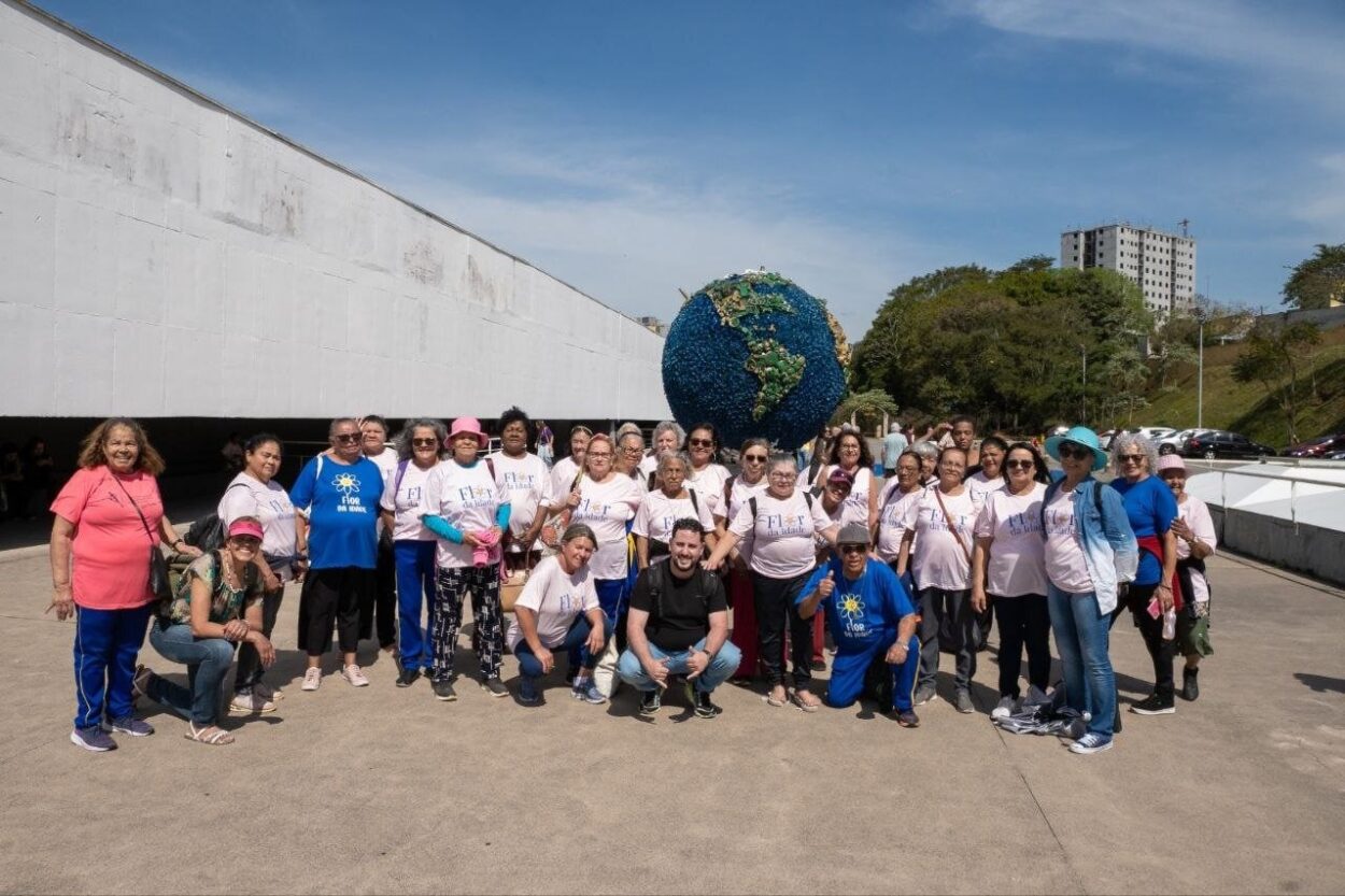 Rio Grande da Serra promove passeio cultural para grupo de idosos Flor da Idade