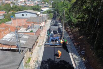 Prefeitura de Ribeirão Pires avança na pavimentação da Vila Bonita