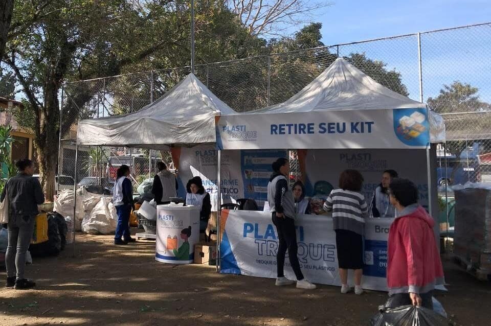 Plastitroque mobiliza moradores do Parque São Rafael e transforma resíduos em benefícios para a comunidade