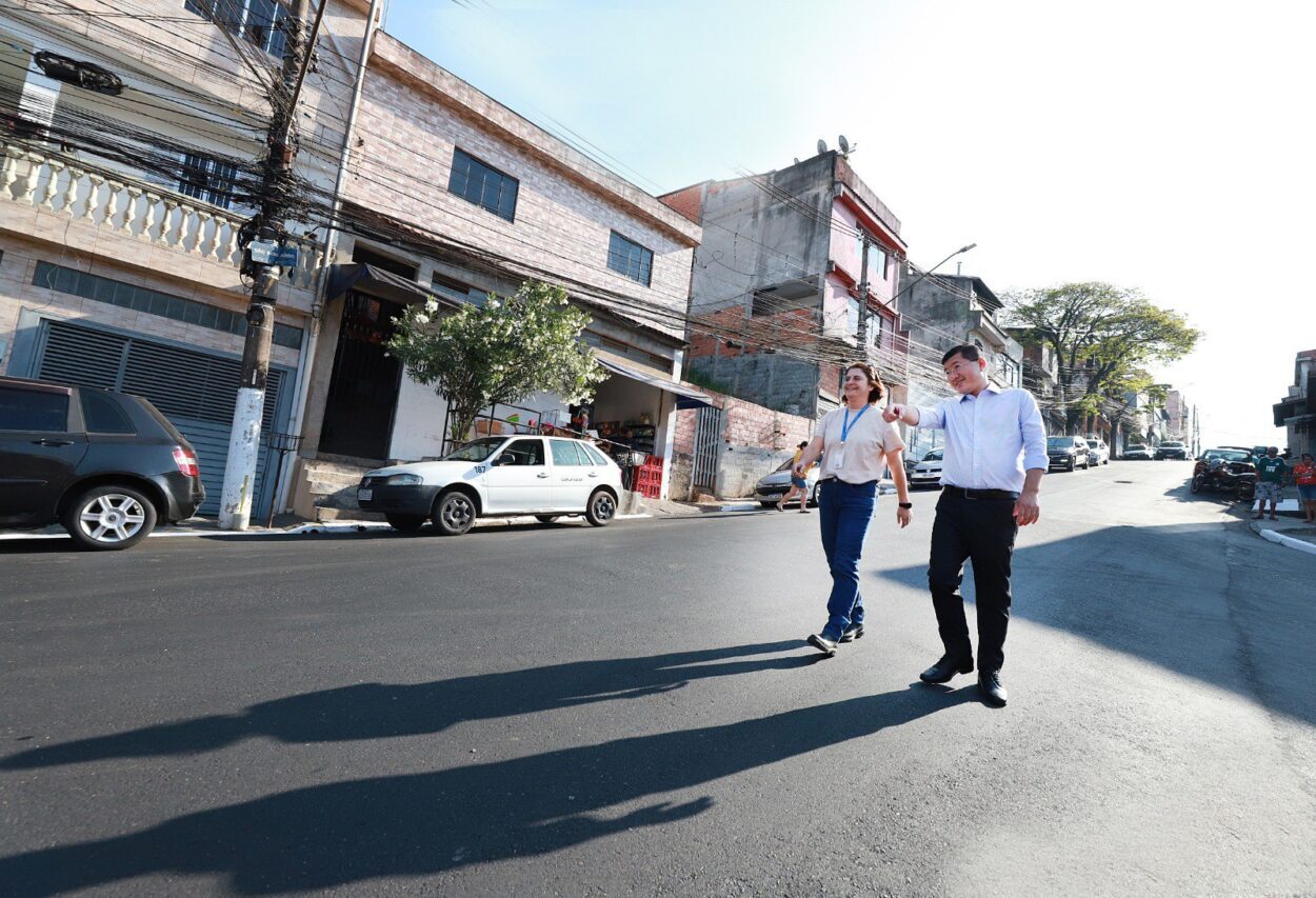 Avenida São Bernardo, em Diadema, recebe nova pavimentação