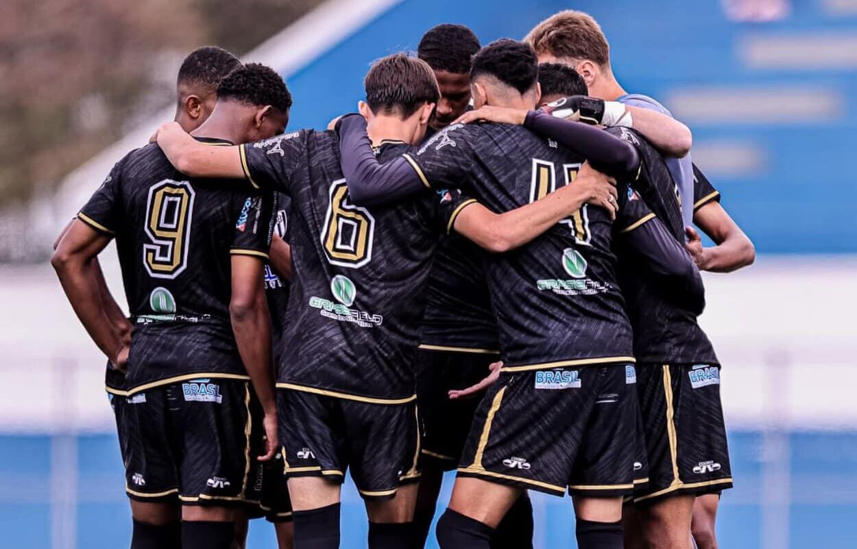 Esporte Clube São Bernardo celebra temporada histórica nas categorias de base