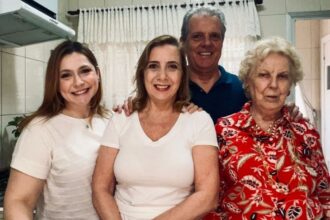 Thalita, Fátima, Carlos Alberto e Lylia: família já estabeleceu uma verdadeira linha de produção para os quibes