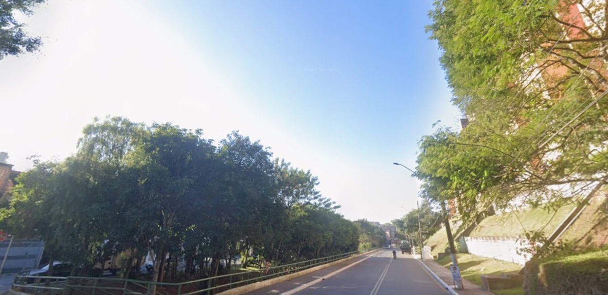 omem de 36 anos foi encontrado sem vida na manhã desta sexta-feira (26) em um córrego localizado na Rua Faustino Negri, no bairro Cooperativa