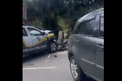  Acidente na Índio Tibiriçá entre viatura e carro deixa três feridos em Ribeirão Pires