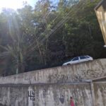 orpo em avançado estado de decomposição foi encontrado na tarde desta segunda-feira (1º) em um terreno baldio na Rua 14 de Maio, no bairro Montanhão, em São Bernardo do Campo.