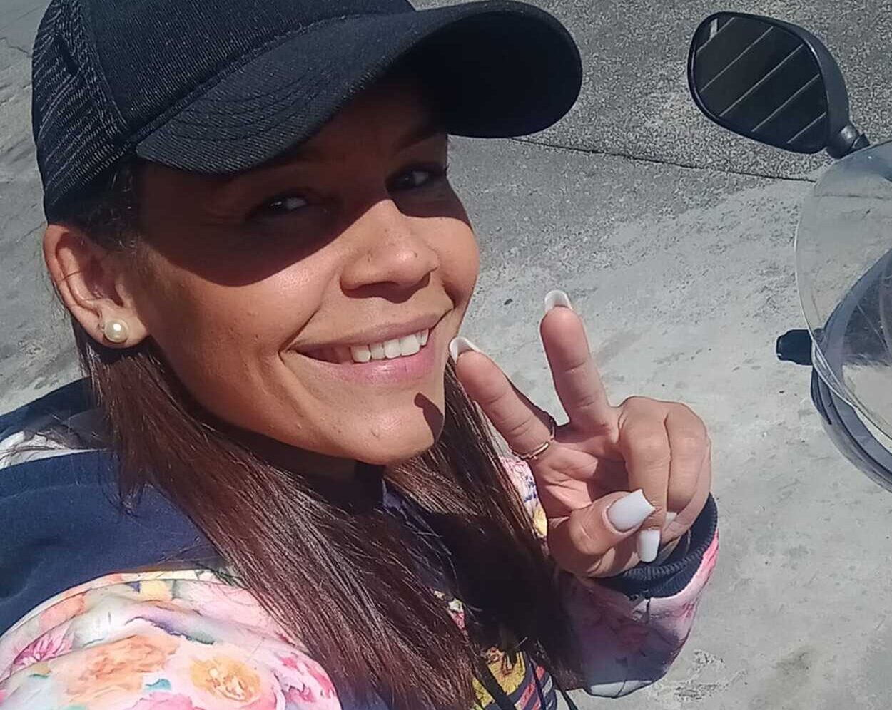 Francielle Ferreira Caldas, de 34 anos, foi atingida por dois veículos no momento em que empurrava sua moto na rodovia