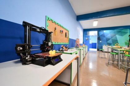 fachada da Emeb Paulo Renato