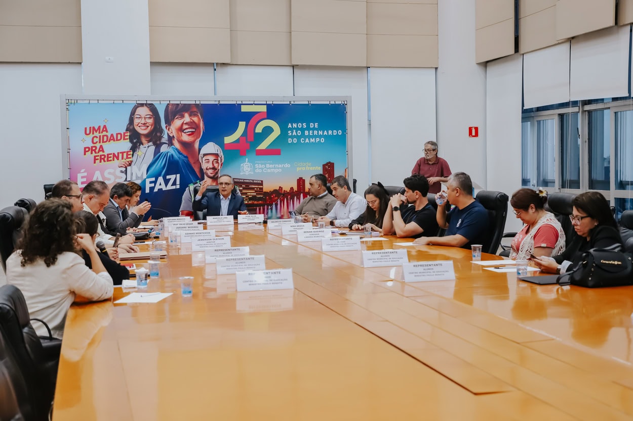 Encontro em São Bernardo discute com pais de alunos sobre adequações na EMEB Paulo Renato