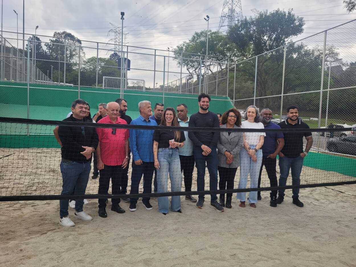 Prefeita de São Bernardo entrega de revitalização de praça no Baeta Neves