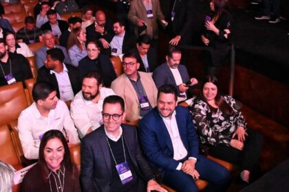 Em evento da Prefeitura e com a presença do prefeito Gilvan, deputada Ana Carolina defende inovação social