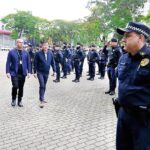 Após o prefeito Taka passar em revista à tropa regional, os guardas seguiram para ações de bloqueio/fiscalização em pontos estratégicos da cidade.