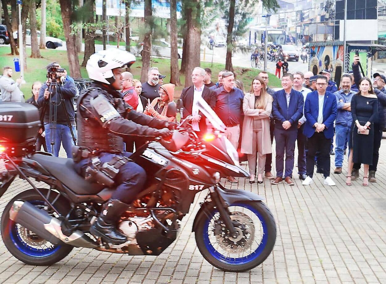 Dois prefeitos estavam presentes no início da operação: Taka Yamauchi, de Diadema, e Jessica Cormick, de São Bernardo