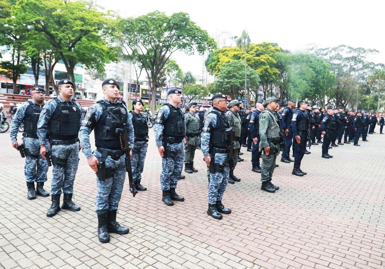 Dois prefeitos estavam presentes no início da operação: Taka Yamauchi, de Diadema, e Jessica Cormick, de São Bernardo