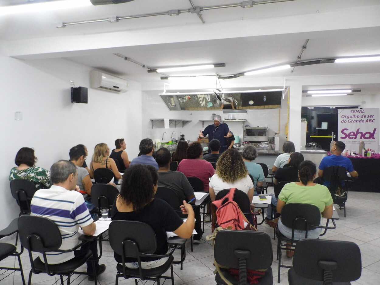 Sehal promove curso gratuito com foco especial em critérios para identificar bebidas adulteradas