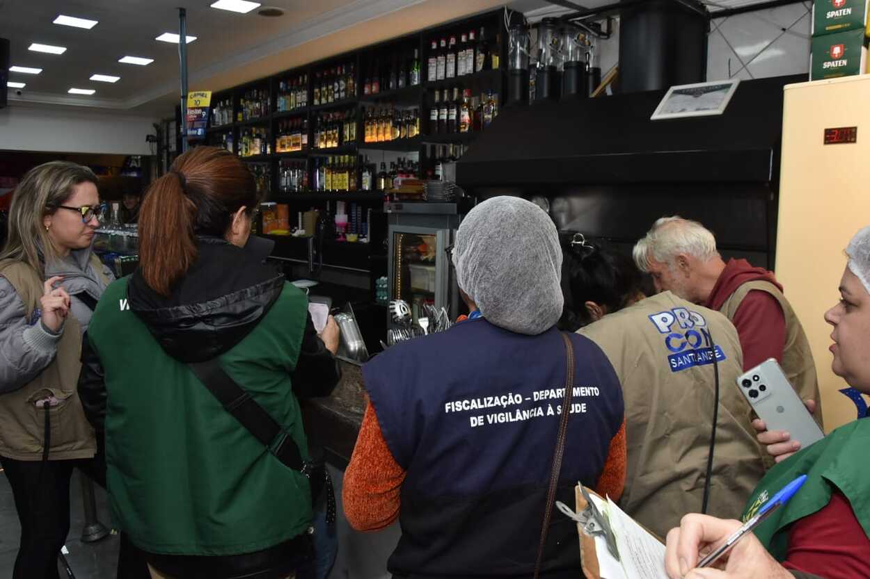 Equipes envolvidas na operação se concentraram em bares na Rua Bernardino de Campos, na Avenida Queirós Filho e na Travessa Diana