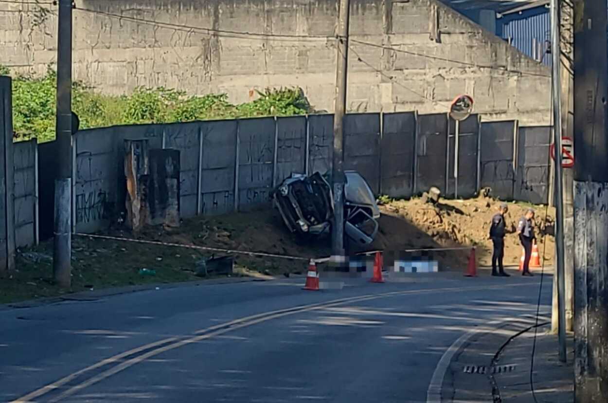 Mulher perde a vida após bater carro em poste em São Bernardo