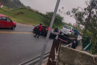Motorista fica preso nas ferragens após colisão com guincho em São Bernardo