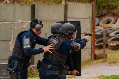 Romu de São Bernardo realiza treinamento prático sobre manuseio de armas e fundamentos de tiro