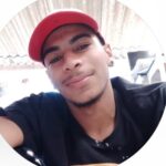 Apurações preliminares indicam que o condutor da primeira moto, de 25 anos, conhecido nas redes sociais como Luh Neres, teria perdido o controle do veículo e colidido contra o ônibus.