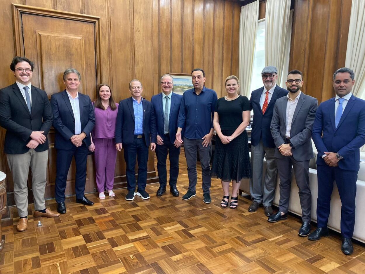 Deputada Carla Morando discute junto ao Estado medidas contra impacto do tarifaço no setor automotivo