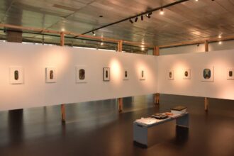 Mostra no Paço de Santo André celebra 90 anos de nascimento do artista João Suzuki