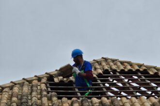 Vila do Doce passa por destelhamento do palco em obras de recuperação Ribeirão Pires