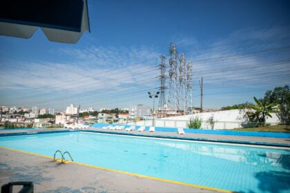 São Caetano abre agendamento para novas inscrições nas piscinas de quatro clubes municipais para o Verão 2025/26