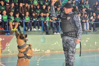 Projeto ‘Cão Amigo’ é ampliado para escolas municipais e estaduais em Ribeirão Pires