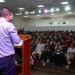 Prefeito de Diadema anunciou as novidades para valorização dos profissionais da Educação na manhã desta quarta (15/10) no auditório da Fundação Florestan Fernandes, em evento com cerca de 300 participantes