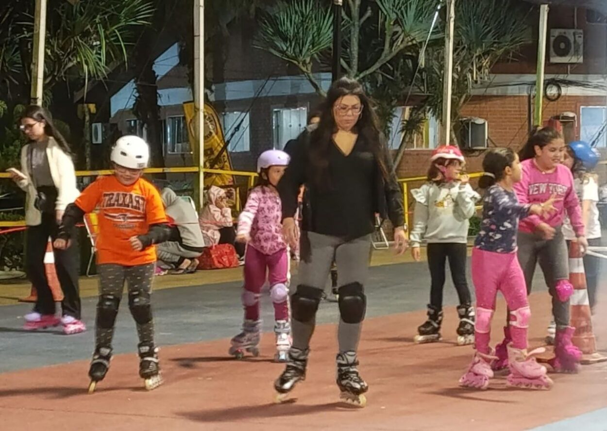 Ribeirão Pires realiza edição especial de Halloween do “Patins na Tenda