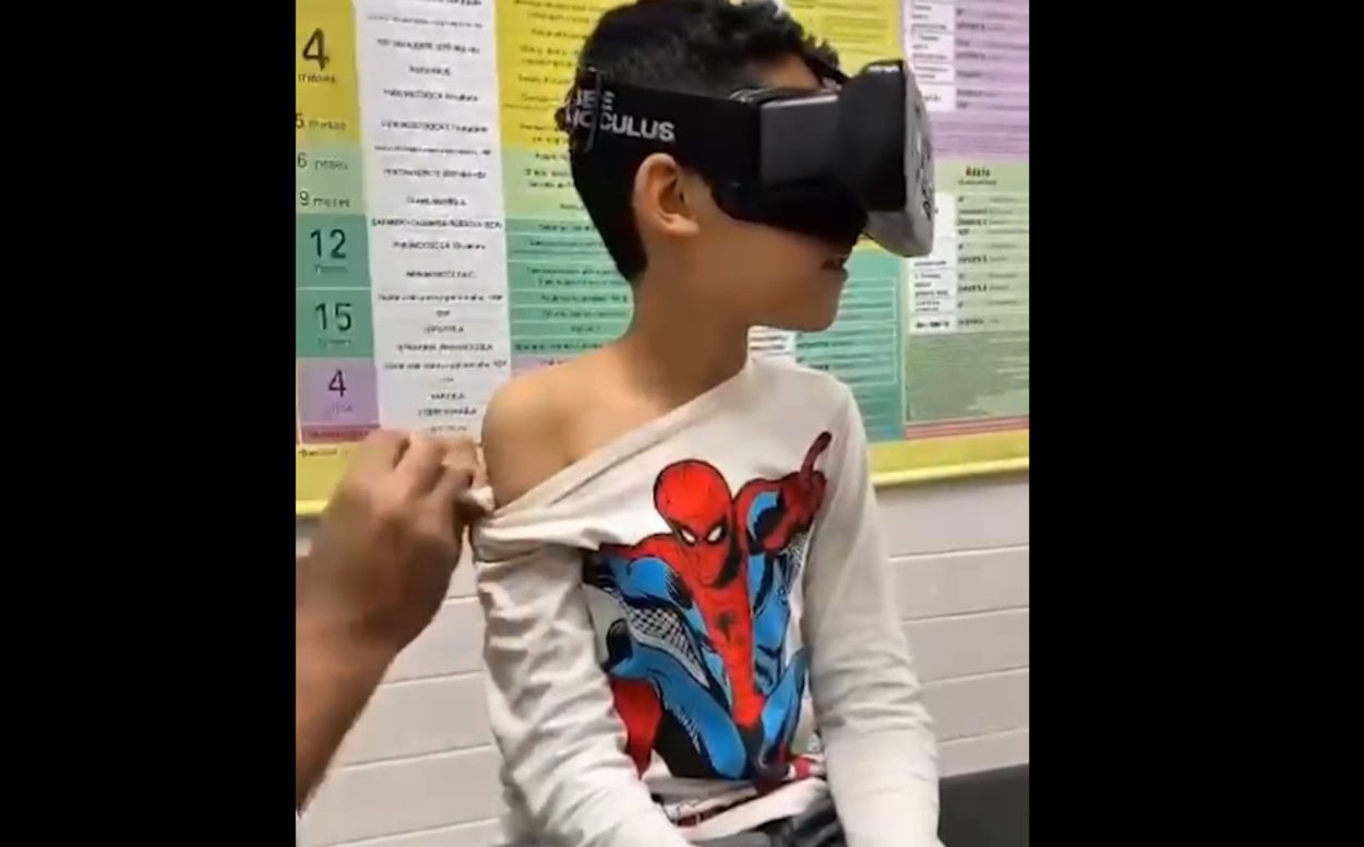 Fim do choro na Vacina? Santo André testa óculos de realidade virtual para distrair crianças