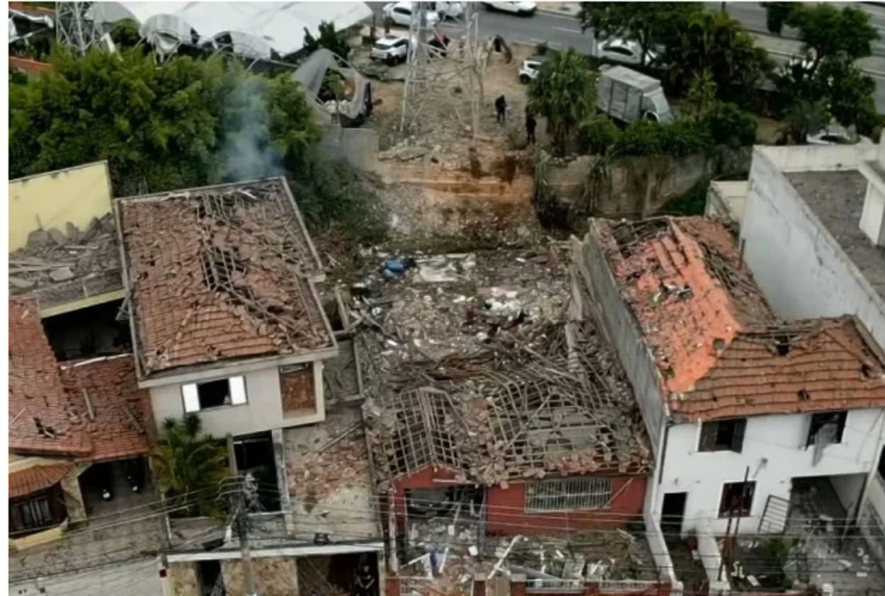 Incidente no Tatuapé danificou carros e quebrou vidros de imóveis vizinhos; Defesa Civil interditou 23 casas nas proximidades