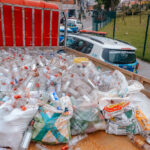 Fiscalização apreende mais de 1.000 garrafas de vodka vazias em ferro velho do Riacho Grande