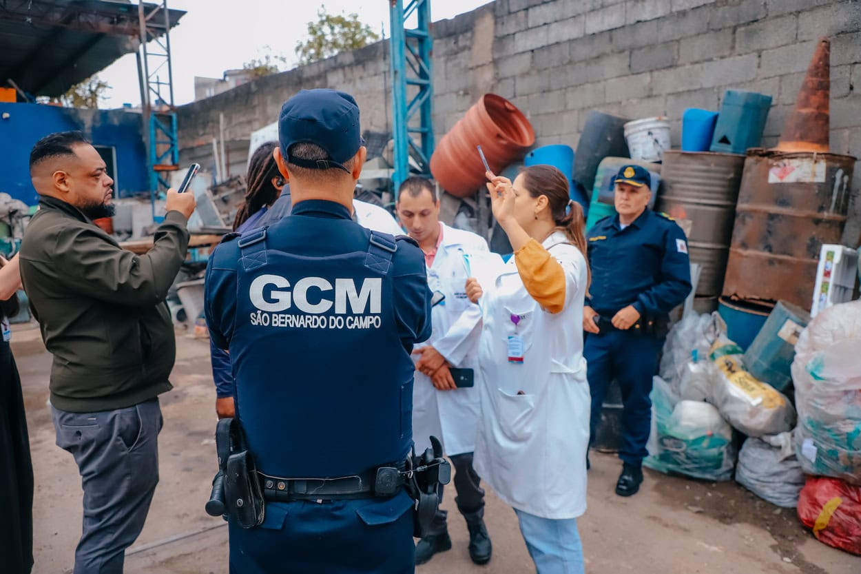 Atuação conjunta da GCM, da Secretaria de Saúde e da Comissão Especial de Fiscalização sobre Adulteração de Bebidas Destiladas