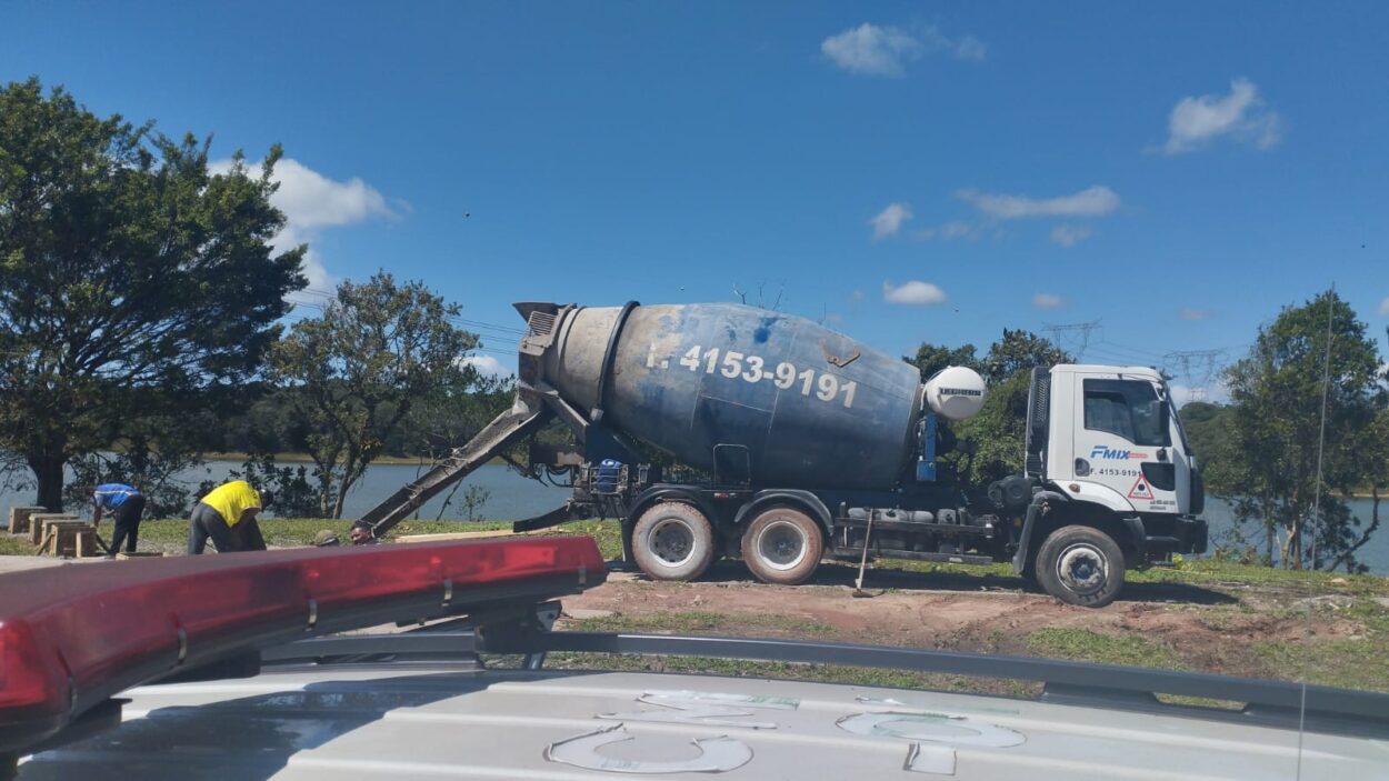 Em São Bernardo, GCM Ambiental impede construção irregular às margens da Represa Billings