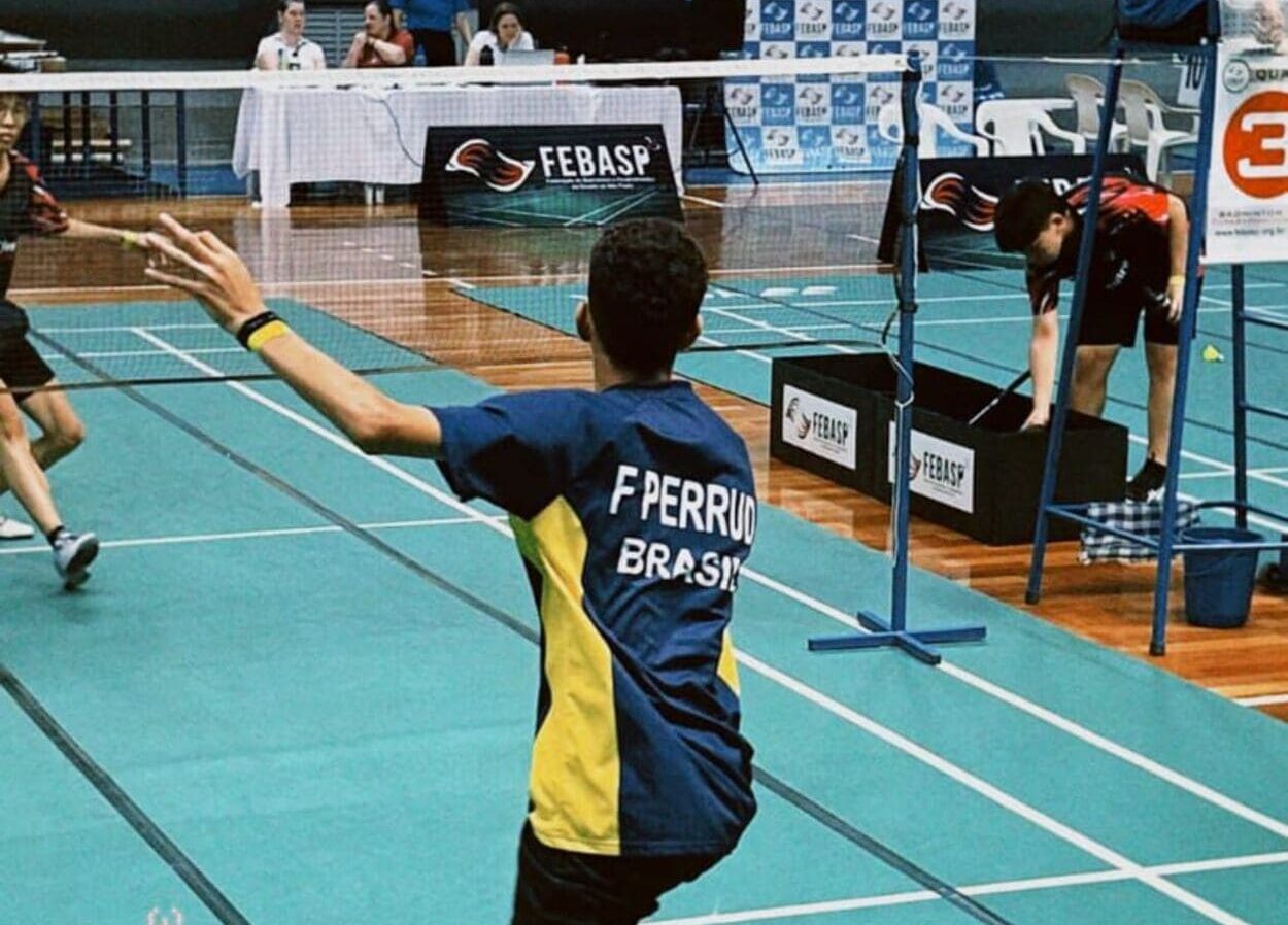 Atletas treinam e Confederação tenta reaver dinheiro e fugir de multa por ausência