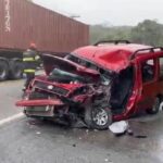 Em S.Bernardo, acidente na Caminho do Mar interdita acostamento e complica trânsito no sentido litoral