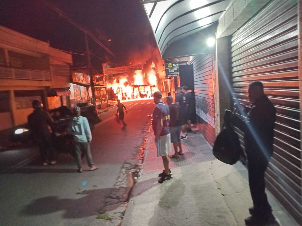 Linhas de ônibus afetadas já retomaram a circulação