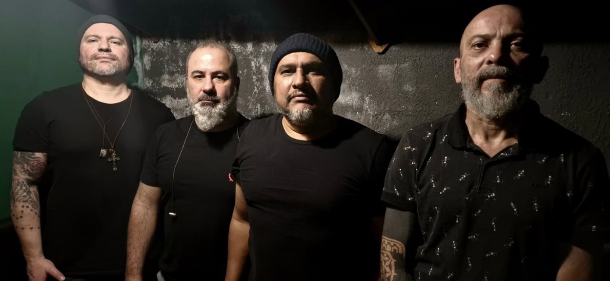 Formação original da banda que marcou a cena musical dos anos 2000 promete reviver grandes momentos do rock local neste domingo (16) Foto: Divulgação