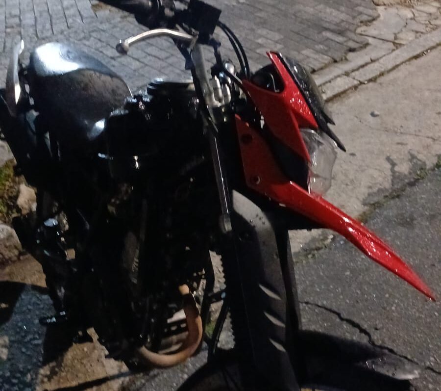 equipes da GCM observaram um grupo de indivíduos em motocicletas circulando sem placa e sem capacete