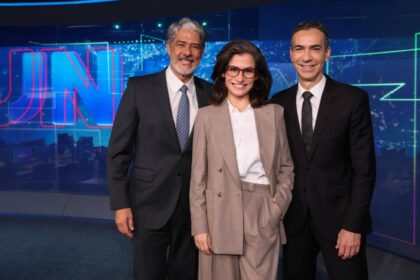 Jornalista Bonner encerrou ciclo no telejornal em passagem de bastão para César Tralli, que assumirá bancada ao lado de Renata Vasconcellos