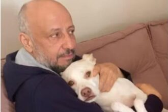 Cachorra de Ruy Ferraz espera ex-delegado na porta de casa 2 meses após execução. Foto: Reprodução