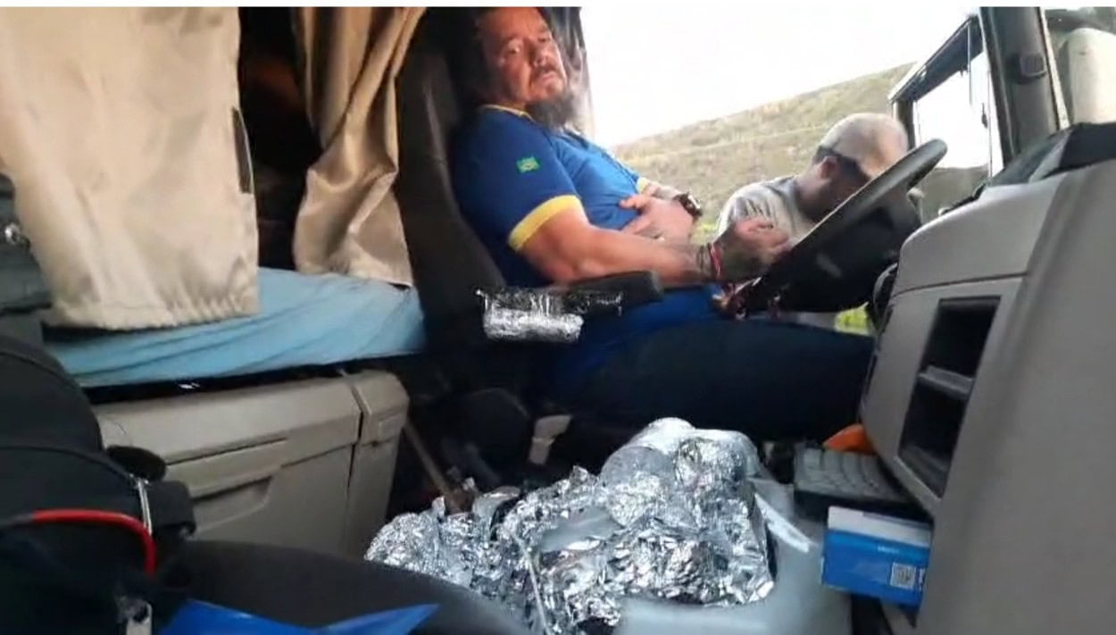 Dener Laurito dos Santos, de 52 anos, foi forçado por criminosos a parar carreta no meio da pista do Rodoanel; Gate foi acionado e descartou explosivos