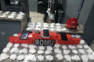 GCM faz apreensão de grande quantidade de drogas e carro roubado