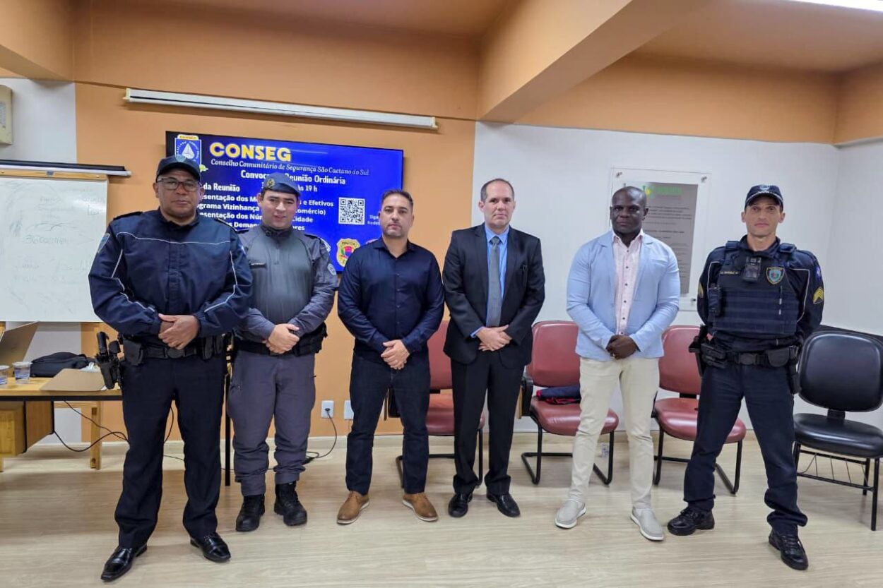 Reunião do Conseg em São Caetano é marcada por homenagens a policiais mortos em serviço em operação no Rio de Janeiro