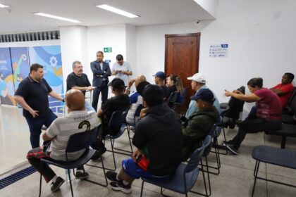 Diadema entrega novas licenças a ambulantes