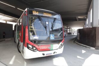 Marcelo Oliveira assina decreto que concede gratuidade no transporte público a estudantes nos dias do Enem