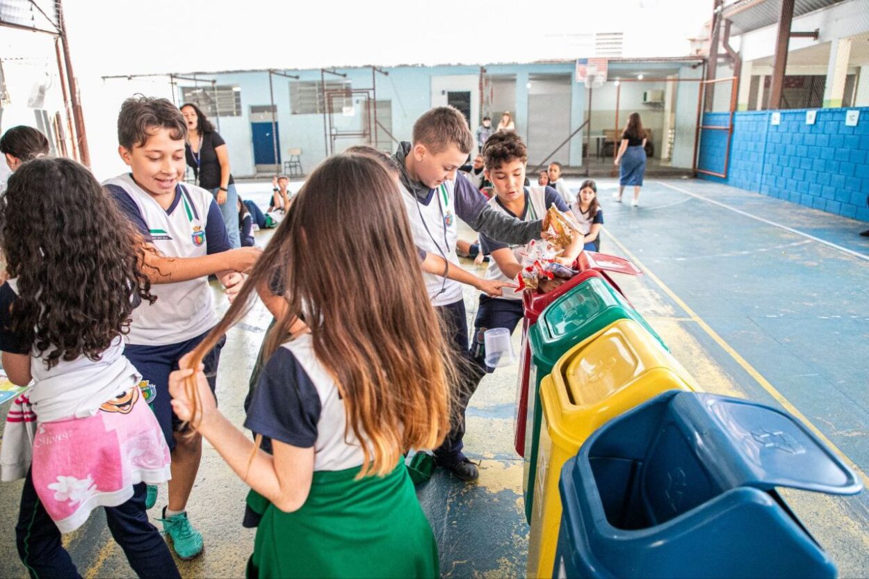 Prefeitura de São Caetano inicia projeto de coleta seletiva nas escolas inspirado por alunos da EMEF Vicente Bastos