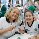 Troca de cartas une alunos da EMEF Santina e idosos da UniMAIS em São Caetano